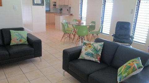 Arcadia Villa 3 - Accommodation Gladstone 2