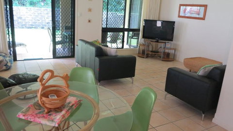 Arcadia Villa 3 - Accommodation Gladstone 1