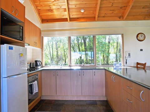 Archies Beachside Abode - Accommodation Gladstone 4