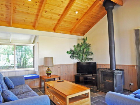 Archies Beachside Abode - Accommodation Gladstone 3