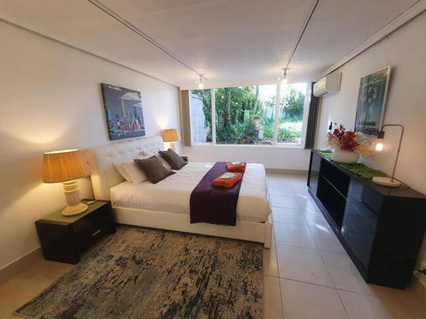 Architectural Comfy 2B&2B Home With A Garden View Close To A Lake And Yarralumla Shopping Centre - Accommodation Gladstone 4