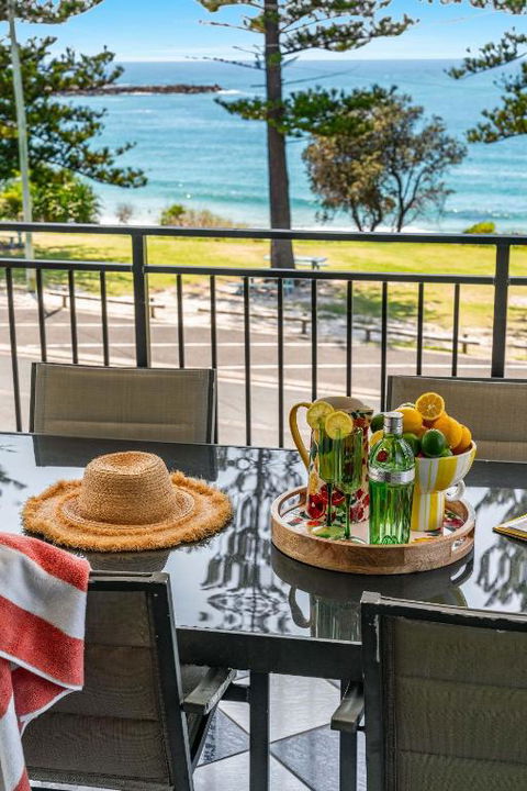 Arcoola 1 - Overlooking Main Beach - Accommodation Gladstone 2