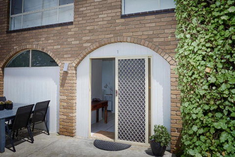 Arlingtons Holiday Accommodation - Accommodation Gladstone 2