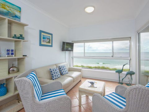 Avalon 1 - Accommodation Gladstone 0