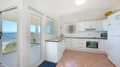 Avalon 4 - Accommodation Gladstone 2