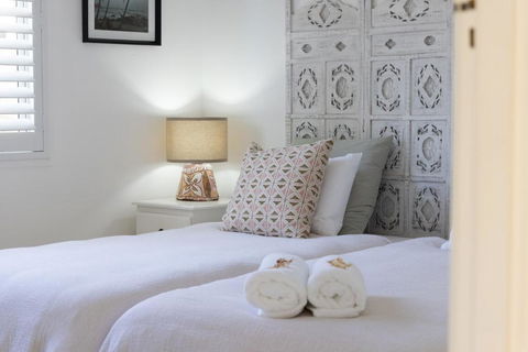 Avalon Beach Cottage, Private, 150m To The Beach! - Accommodation Gladstone 4