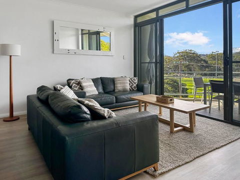 Avoca Coastal Retreat - Unit 13 Avoca Palms Resort - Accommodation Gladstone 1