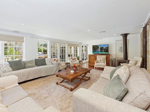 Aylmerton House And Cottage For 14 Southern Highlands - Accommodation Gladstone 1