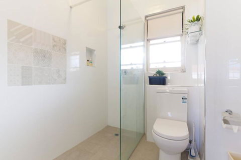 B7 Crawley Apartment 1 BRM & Sleepout Near UWA - Accommodation Gladstone 1