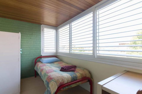 B9 Crawley Apartment 1 BRM & Sleepout Near UWA - Accommodation Gladstone 1