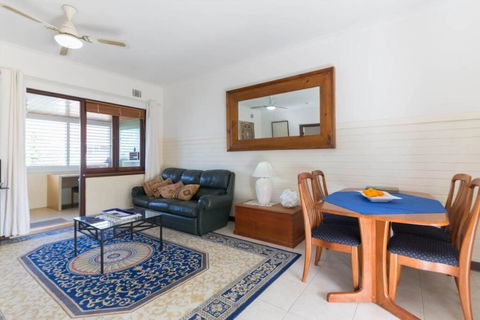 B9 Crawley Apartment 1 BRM & Sleepout Near UWA - Accommodation Gladstone 2