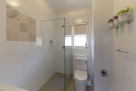B9 Crawley Apartment 1 BRM & Sleepout Near UWA - Accommodation Gladstone 3