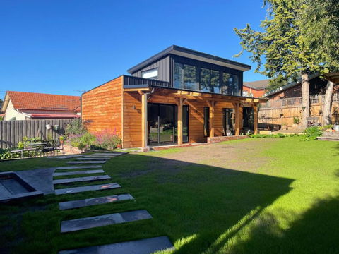 BALMORAL VILLA - Accommodation Gladstone 0