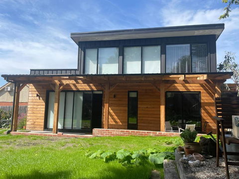 BALMORAL VILLA - Accommodation Gladstone 2