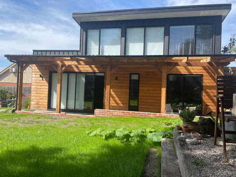 BALMORAL VILLA - Accommodation Gladstone 1