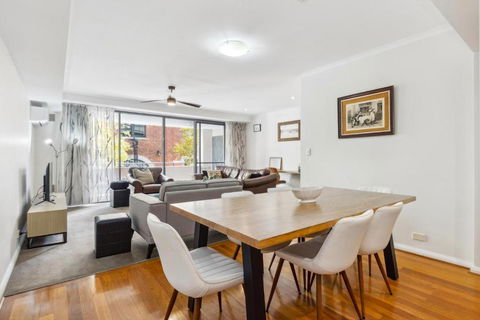 BANN2/5 - Bannister Heritage Hideaway - Accommodation Gladstone 3