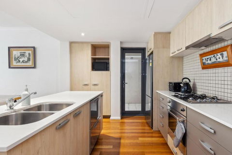 BANN2/5 - Bannister Heritage Hideaway - Accommodation Gladstone 4