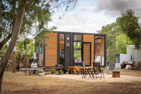 Banyena Homestead By Tiny Away - Accommodation Gladstone 0