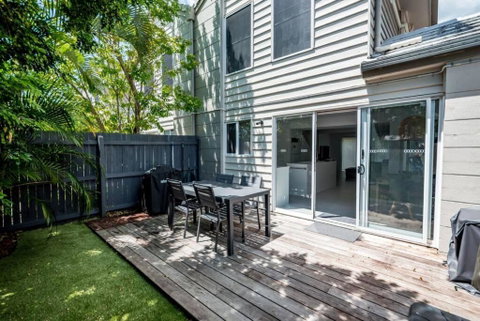 BARBADOS Ultimate Laid-back Holiday - Flat Stroll To River - Accommodation Gladstone 3