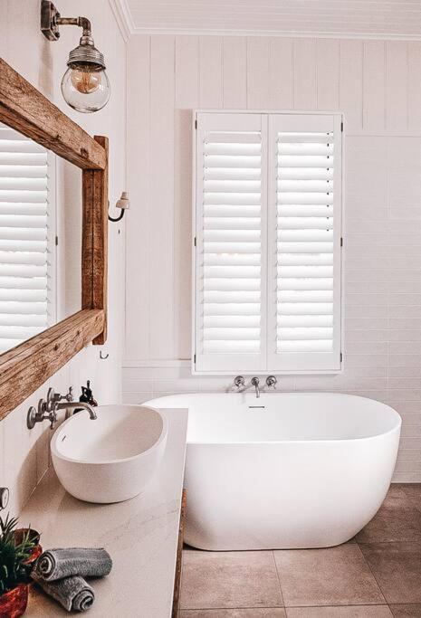 BAY PROPERTIES . Beach House Yamba - Accommodation Gladstone 2