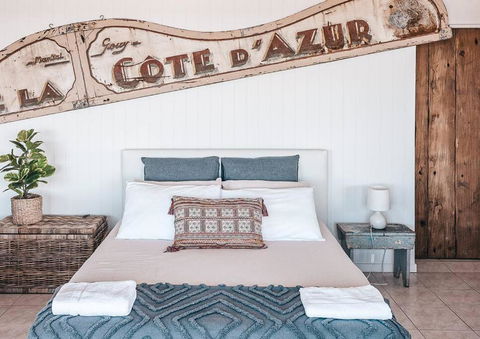 BAY PROPERTIES . Pacific Lodge Studio - Accommodation Gladstone 4
