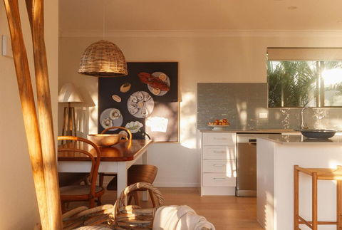 BAY PROPERTIES . Seadrifter - Accommodation Gladstone 4