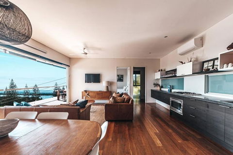BAY PROPERTIES . The Big Chill - Accommodation Gladstone 0