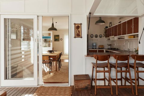BAY PROPERTIES . The Sailors Upper Deck - Accommodation Gladstone 1