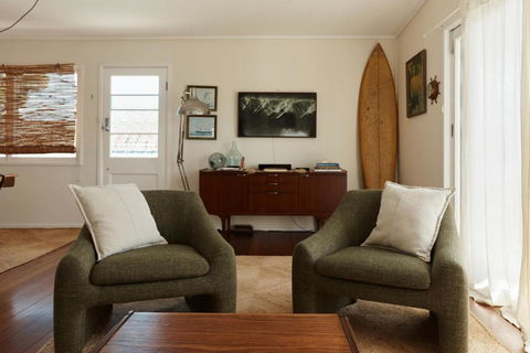 BAY PROPERTIES . The Sailors Upper Deck - Accommodation Gladstone 3