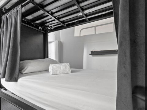 AZZURO POD HOTEL - Potts Point - Accommodation Gladstone 1