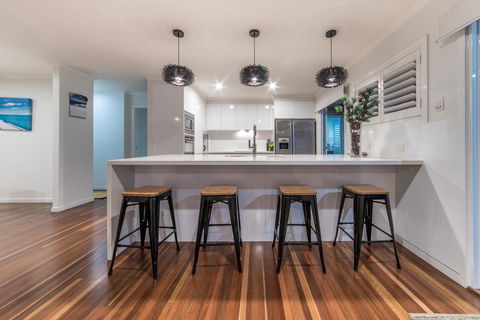 Hayman Views - Accommodation Gladstone 18