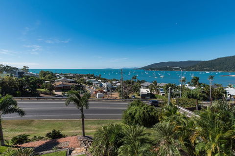Hayman Views - Accommodation Gladstone 10