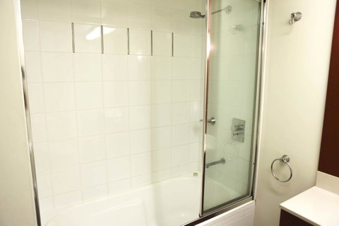 Chevron Renaissance Ocean View - Accommodation Gladstone 23