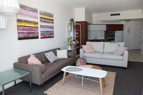 Chevron Renaissance Ocean View - Accommodation Gladstone 14