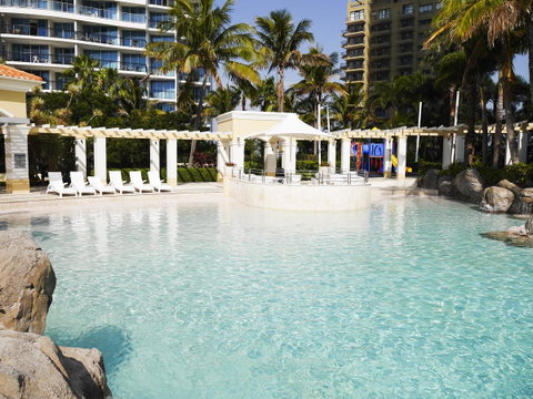 Chevron Renaissance Ocean View - Accommodation Gladstone 25