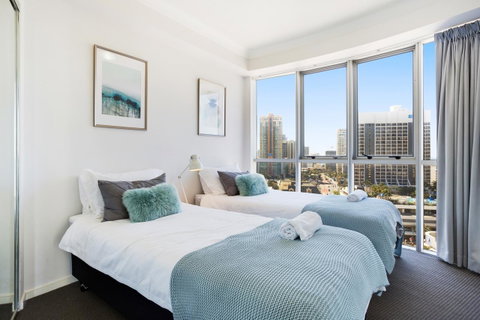 Chevron Renaissance Ocean View - Accommodation Gladstone 11