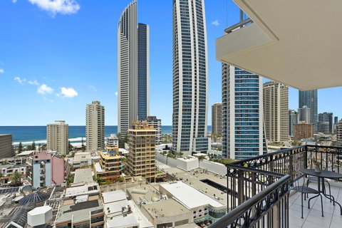 Chevron Renaissance Ocean View - Accommodation Gladstone 21