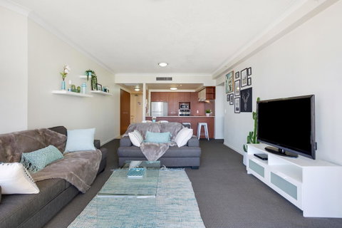 Chevron Renaissance Ocean View - Accommodation Gladstone 10