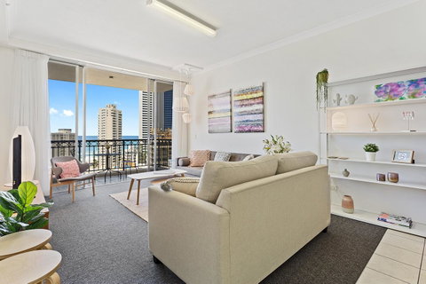 Chevron Renaissance Ocean View - Accommodation Gladstone 12