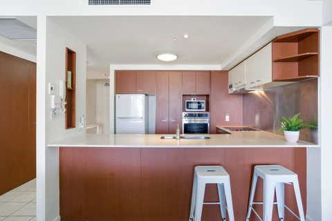 Chevron Renaissance Ocean View - Accommodation Gladstone 7