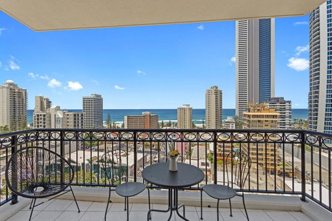 Chevron Renaissance Ocean View - Accommodation Gladstone 0