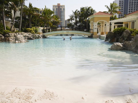 Chevron Renaissance Ocean View - Accommodation Gladstone 24