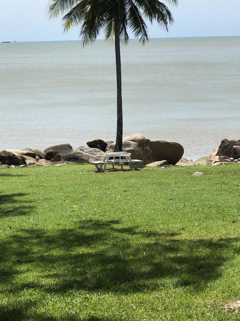 Cairns Beach House Our Oasis - Accommodation Gladstone 5