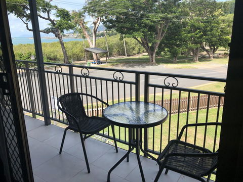 Whitsunday Waterfront Apartments - Accommodation Gladstone 5