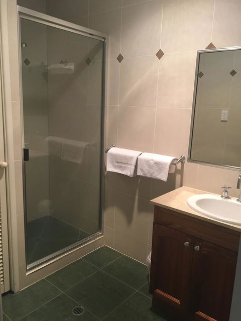 Whitsunday Waterfront Apartments - Accommodation Gladstone 27