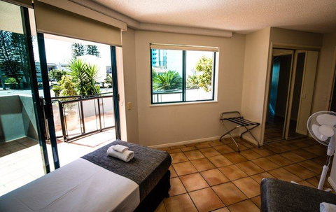 La Promenade - Accommodation Gladstone 5