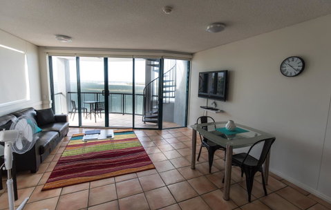 La Promenade - Accommodation Gladstone 7
