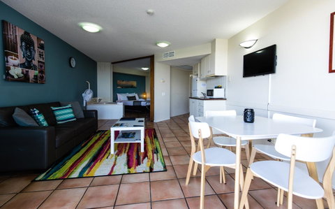 La Promenade - Accommodation Gladstone 24