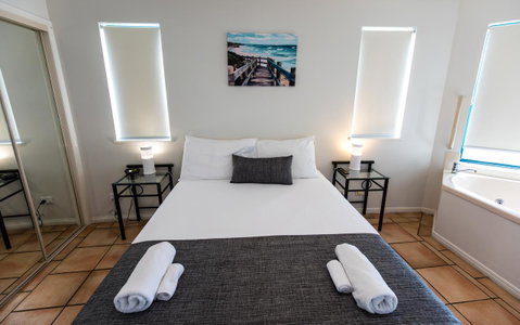 La Promenade - Accommodation Gladstone 16