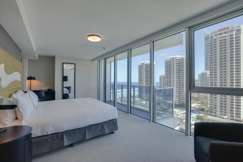 Hilton Surfers Paradise Hotel & Residences - Accommodation Gladstone 2